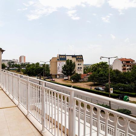 Family Hotel - City Hotel Γιάμπολ Εξωτερικό φωτογραφία