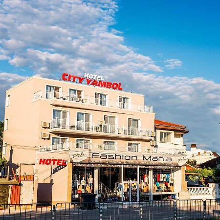 Family Hotel - City Hotel Γιάμπολ Εξωτερικό φωτογραφία