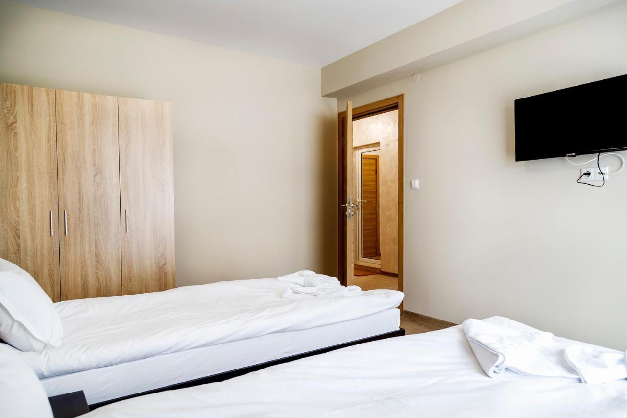 Family Hotel - City Hotel Γιάμπολ Εξωτερικό φωτογραφία