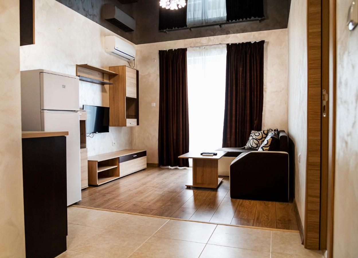 Family Hotel - City Hotel Γιάμπολ Εξωτερικό φωτογραφία