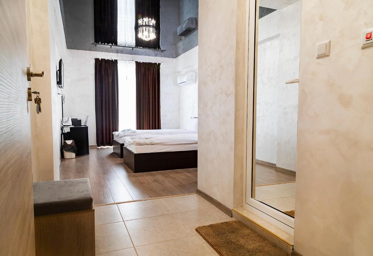 Family Hotel - City Hotel Γιάμπολ Εξωτερικό φωτογραφία