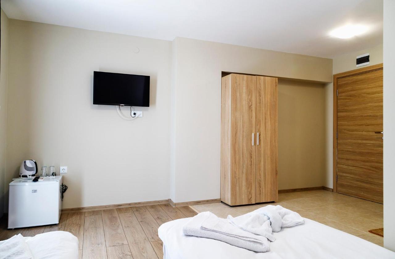 Family Hotel - City Hotel Γιάμπολ Εξωτερικό φωτογραφία