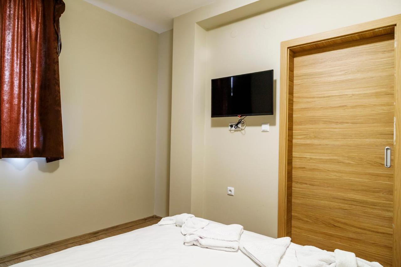 Family Hotel - City Hotel Γιάμπολ Εξωτερικό φωτογραφία