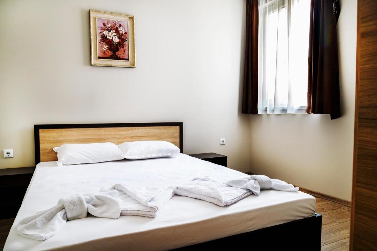 Family Hotel - City Hotel Γιάμπολ Εξωτερικό φωτογραφία