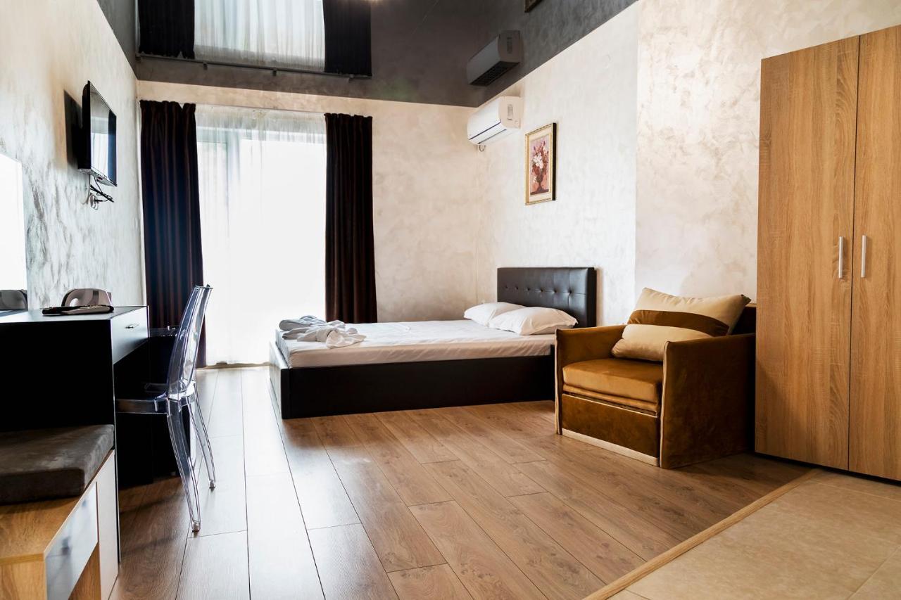 Family Hotel - City Hotel Γιάμπολ Εξωτερικό φωτογραφία