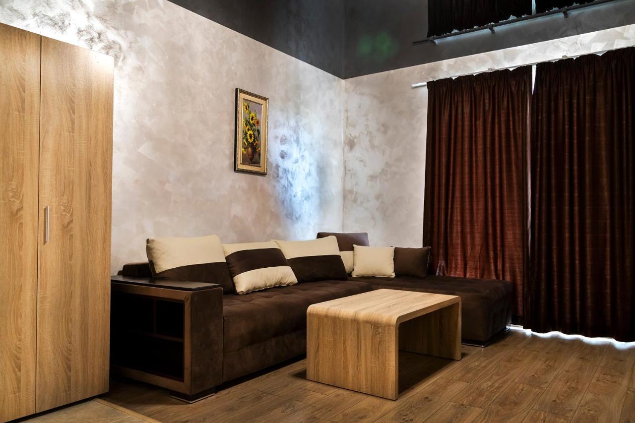 Family Hotel - City Hotel Γιάμπολ Εξωτερικό φωτογραφία