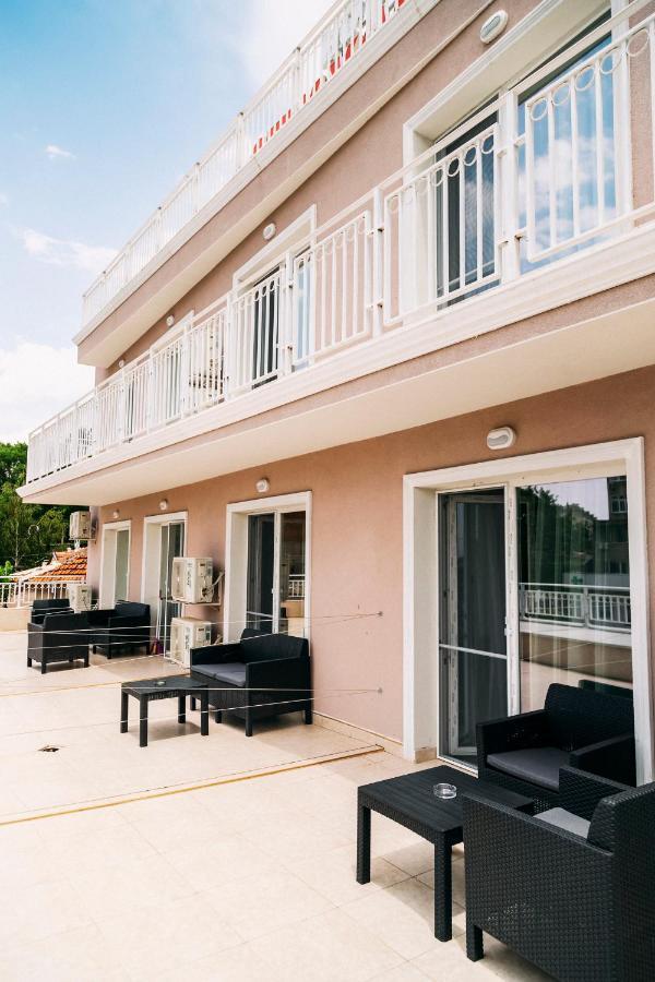 Family Hotel - City Hotel Γιάμπολ Εξωτερικό φωτογραφία