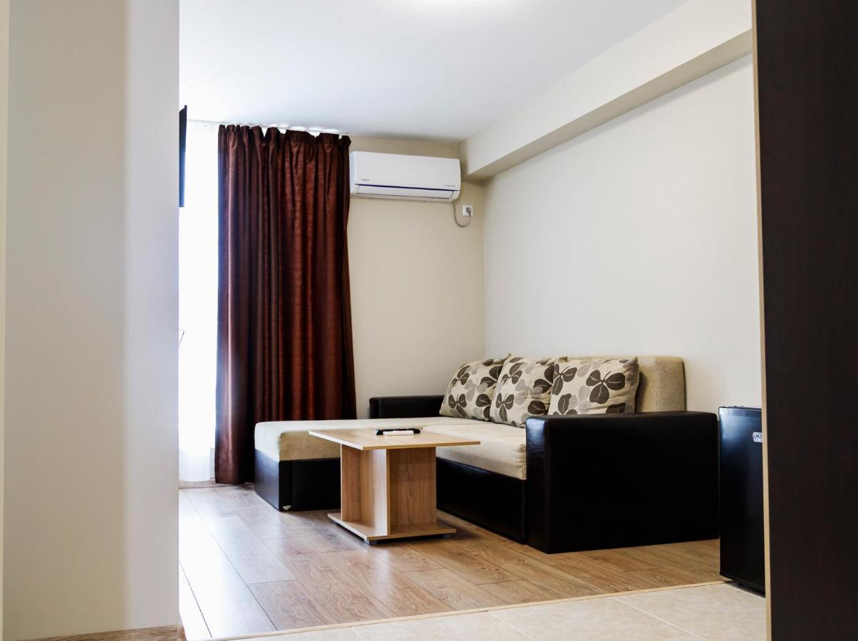 Family Hotel - City Hotel Γιάμπολ Εξωτερικό φωτογραφία