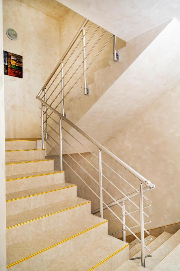 Family Hotel - City Hotel Γιάμπολ Εξωτερικό φωτογραφία