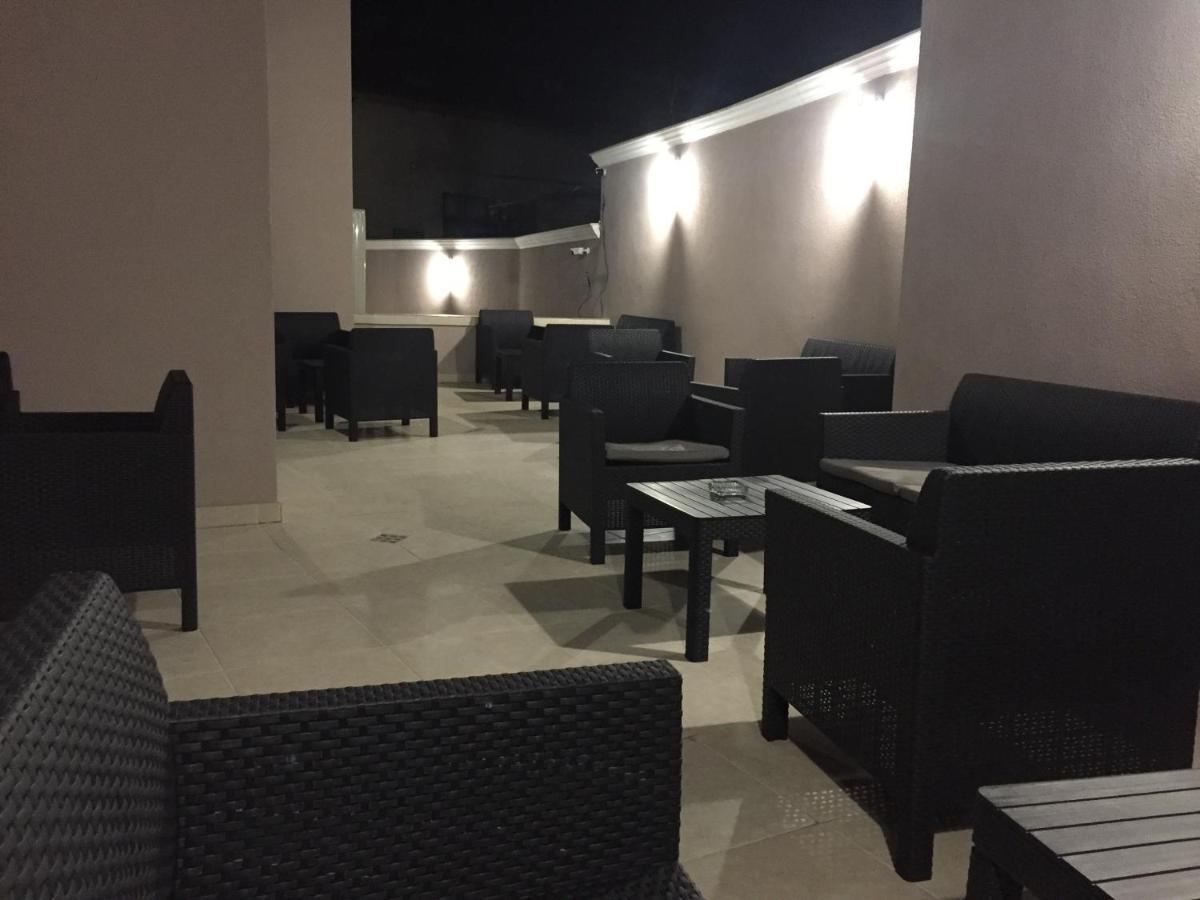 Family Hotel - City Hotel Γιάμπολ Εξωτερικό φωτογραφία
